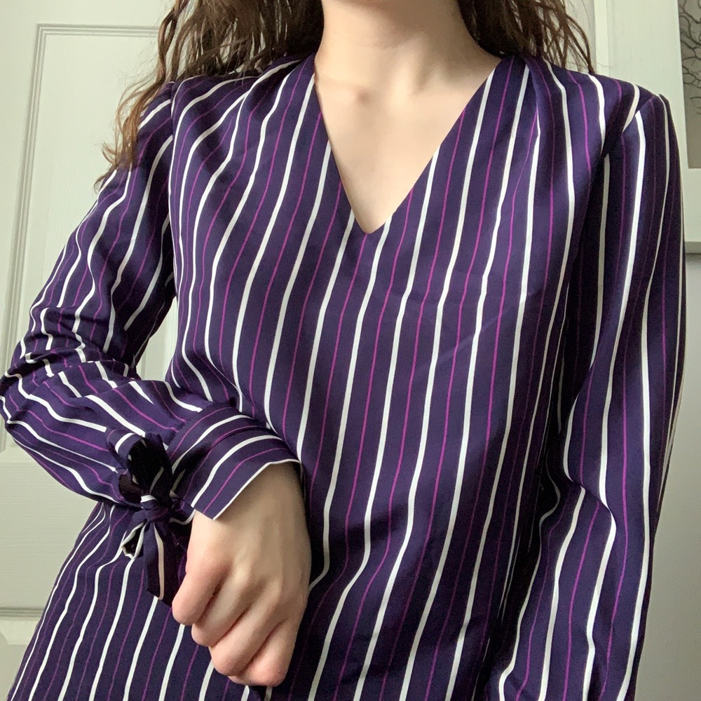 Banana Republic Pinstripe Ribbon Wrist Blouse 🍇